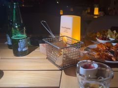 -FOUR PLAY BAR