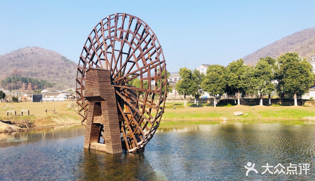 连降噪耳机都能够舍弃，一个双肩包就到达这里