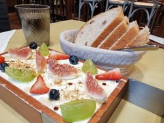 鲜果奶酪盘-秋林西餐厅