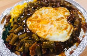 Sour Pickled Beans and Pork Rice in Clay Pot