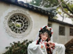 -一揽芳华汉服旗袍体验馆(拙政园店)