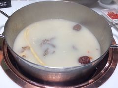 -洪氏嗨捞·猪肚鸡火锅(阳光天地店)