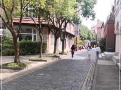 -钟书阁(松江泰晤士小镇店)