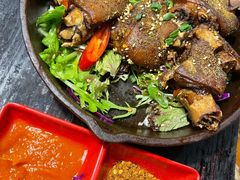 香辣烤猪蹄-雀舞云南菜(天津天河城购物中心店)