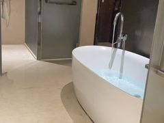 -广州天河希尔顿酒店