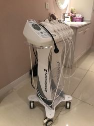 -蕾蕾美颜美容美体