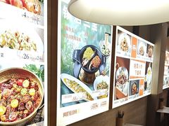 -阿瓦山寨·湘菜现炒·剁椒鱼头王(咸阳总店)