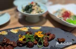 文火煨黑椒牛肉粒