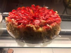 草莓奶酪蛋糕-凯宾美食廊Kempi Deli·凯宾斯基饭店(亮马桥路店)