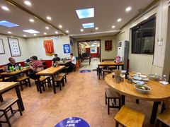 大堂-门框胡同百年卤煮(新街口店)