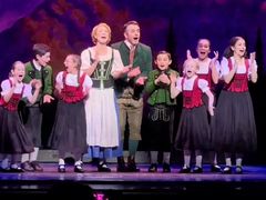 -交通银行前滩31演艺中心