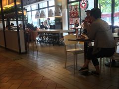 用餐区-肯德基(绍兴胜利店)