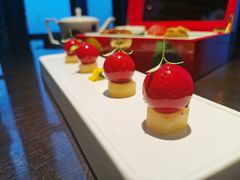 -江上荟·创意中国菜(绿地缤纷城店)