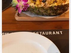 -Chom Cafe and Restaurant