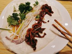 京酱肉丝-漫卷香烤鸭春饼