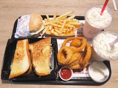 -The Habit Burger Grill 哈比特汉堡(复兴soho店)
