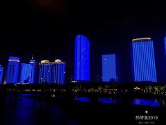 -万绿园