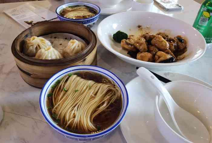 松鹤楼(平江路店)-"点了 招牌松鼠桂鱼 ,可能是自己的口味的.