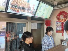 -洞庭洲·防空洞火锅·铜锅涮肉·烧烤(新百广场店)