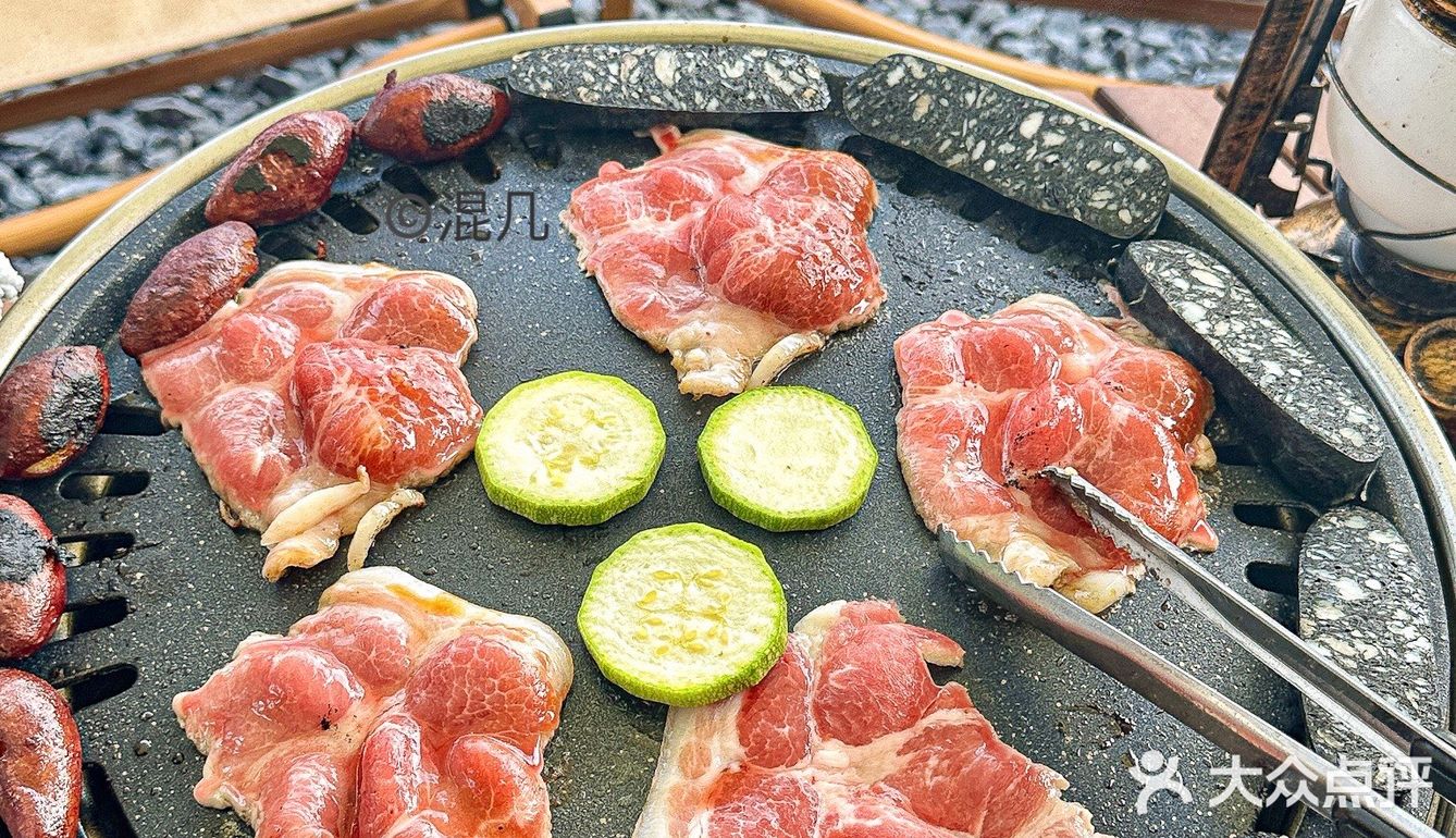 好爱深圳这种湖边的露营烤肉店了！！超惬意！！
