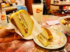 猪扒菠萝包-金华冰厅