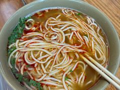 -亮亮面馆(经六路店)