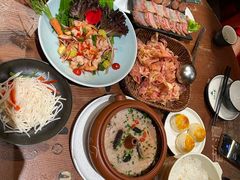 -老滇山寨•云南特色菜•地方菜•民族风情歌舞表演(金碧店)