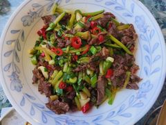 -头上红煨盐鸡·非遗院子餐厅