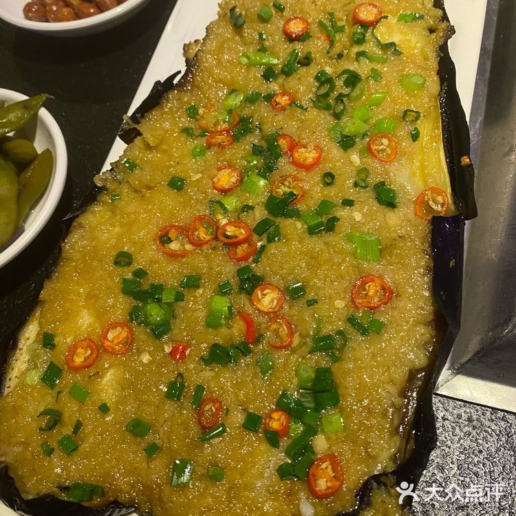 大爱响铃卷和虾滑，锅底味道也很好，微辣刚刚好