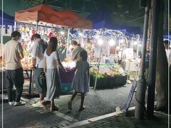 -吴山路夜市