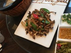 -粥王府 老广传家菜(东关街店)