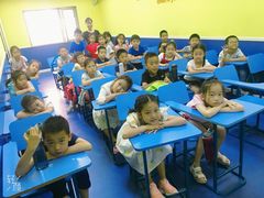 -LILY英语思维馆(玉泉路店)