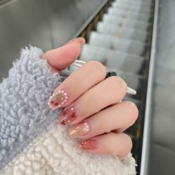 -七彩虹美甲美睫 半永久