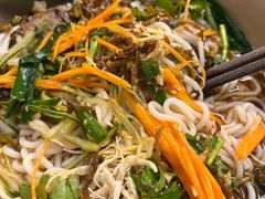 什锦鸡丝凉米线-滇香肴·云南菜蒸汽石锅鱼(云南北路店)