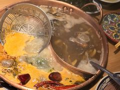 -洱火云南酸菜牛肉火锅(石景山当代商城店)