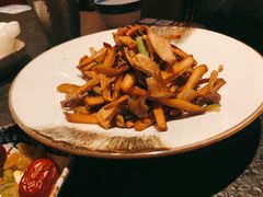 盐焗菌菇-丝路金桃·新疆菜(徐汇店)