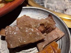 -山川小町·极番烧肉(新地假日广场店)