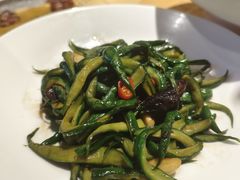 -头上红煨盐鸡·非遗院子餐厅