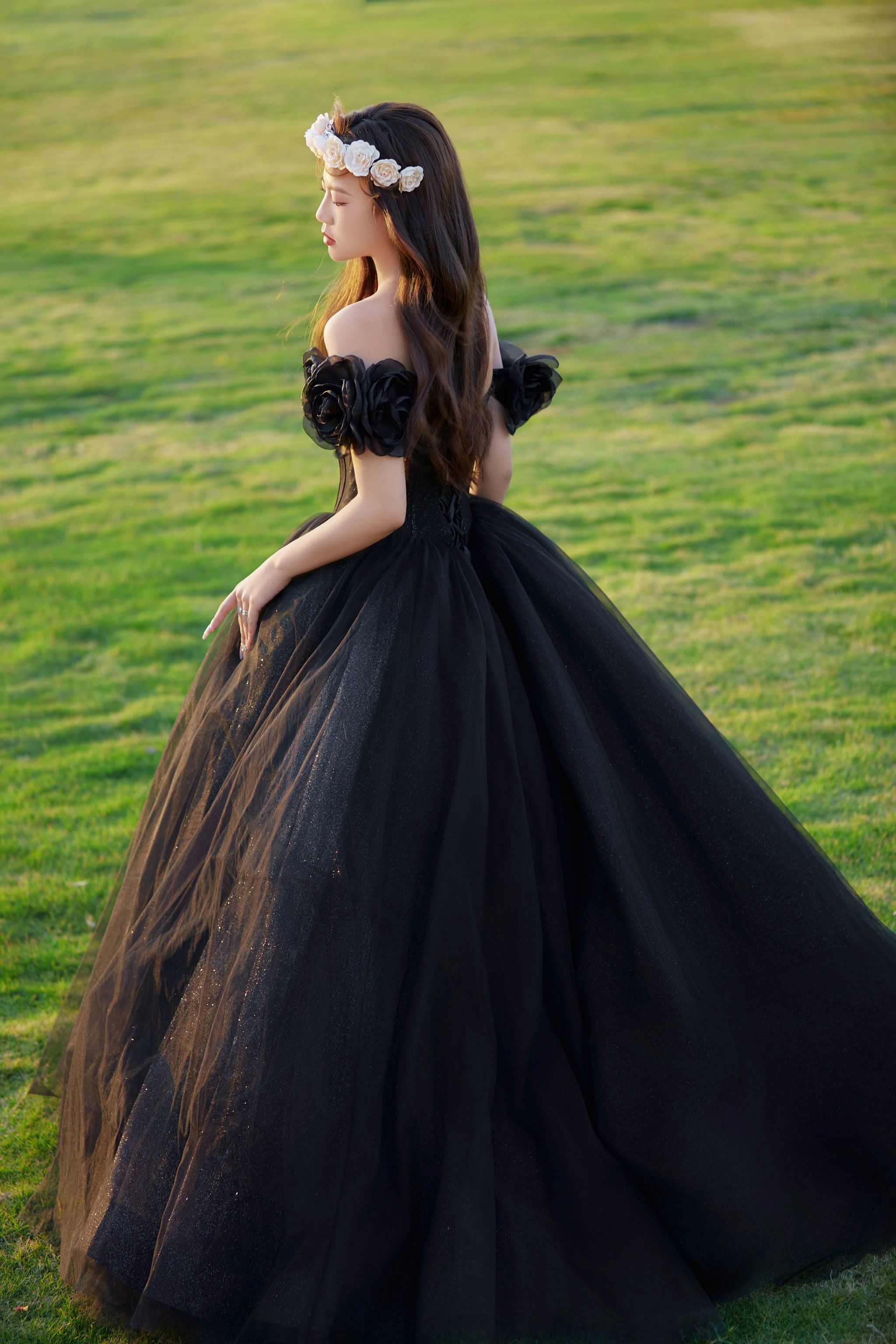 一眼万年的森系黑纱婚纱照🖤极尽优雅的单色美学