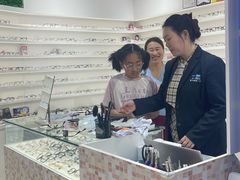 -美式眼镜·授权蔡司.依视路.尼康.豪雅.明月(南翔印象城店)