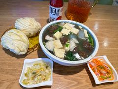 -金莹丸子汤清真(朝外SOHO店)
