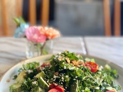 牛油果羽衣甘蓝沙拉-The Rug Cafe(王府中环店)