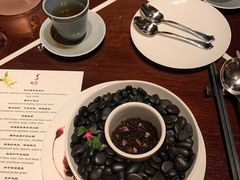 鲟龙鱼籽烟熏鳗鱼-杭州西子湖四季酒店·金沙厅