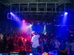 -UP嘻哈酒吧(粉巢店)