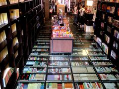 -钟书阁(松江泰晤士小镇店)