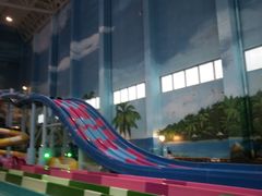 竞速组合-青岛东方影都融创水世界