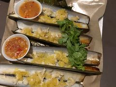 -东海岸人工湖美食村