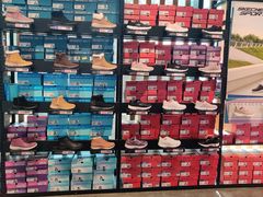 -SKECHERS 斯凯奇(上海国际时尚中心店)
