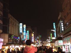 -六合夜市