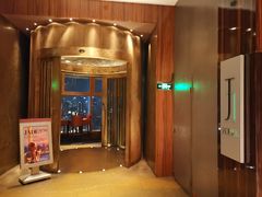 -翡翠36酒吧(浦东香格里拉店)